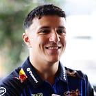 A Verstappen-daráló legújabb túlélője: Ezért kapott új szerződést Hadjar a Red Bullnál!
