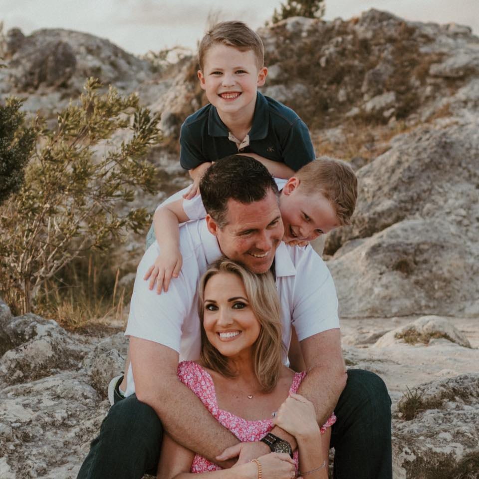 No photo description available.