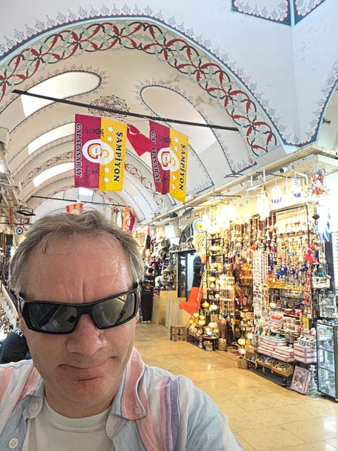 Grand Bazaar Istanbul online ad & a tourist visiting the bazaar (but he didn't wanted to he wanted to order online)