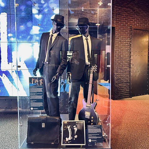 exhibits, displays, mannequins, lights, interactive