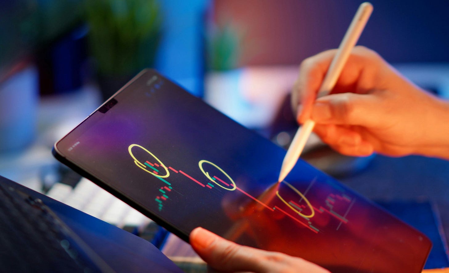 Someone shows a table graph showing a decrease in numbers. Someone shows a table graph showing a decrease in numbers.