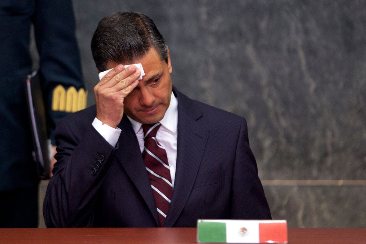 Se salva Peña Nieto! Gobierno lo deja fuera de la investigación del caso  Ayotzinapa - La Otra Opinión