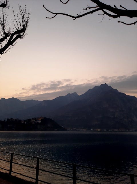 il lago verso sera