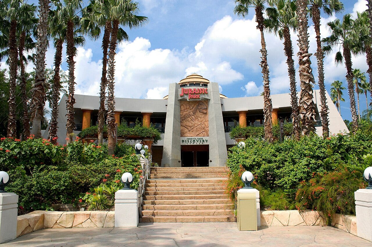 Il Discover Center di Jurassic Park (Immagine Wikimedia) Il Discover Center di Jurassic Park (Immagine Wikimedia)