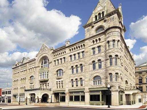 The Fort Piqua Plaza Banquet Center - Piqua, OH