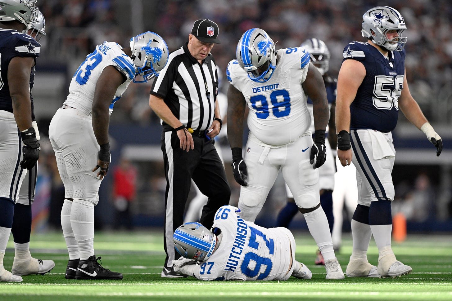 Lions pass rusher Aidan Hutchinson carted off field with serious leg injury  vs. Cowboys
