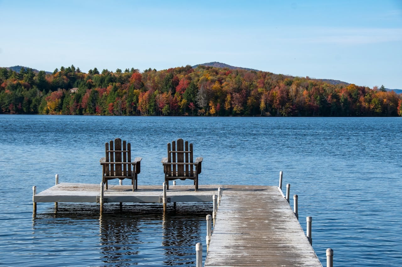 Peaceful autumn lake