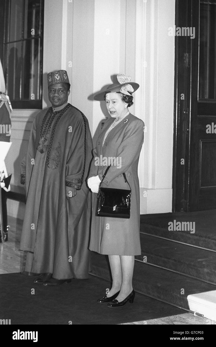 Nigerian Ruler High Resolution Stock Photography and Images - Alamy Nigerian Ruler High Resolution Stock Photography and Images - Alamy
