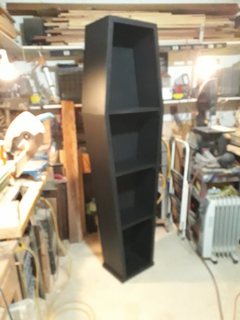 A real "pine box" for Real-Eye-Zing-Art