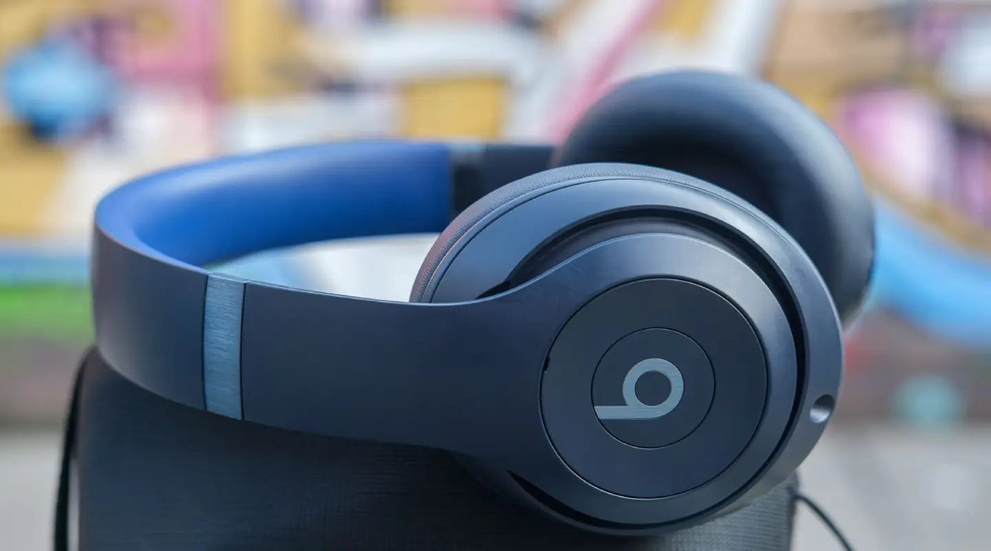 Beats Studio Pro. Imagen de The Verge.