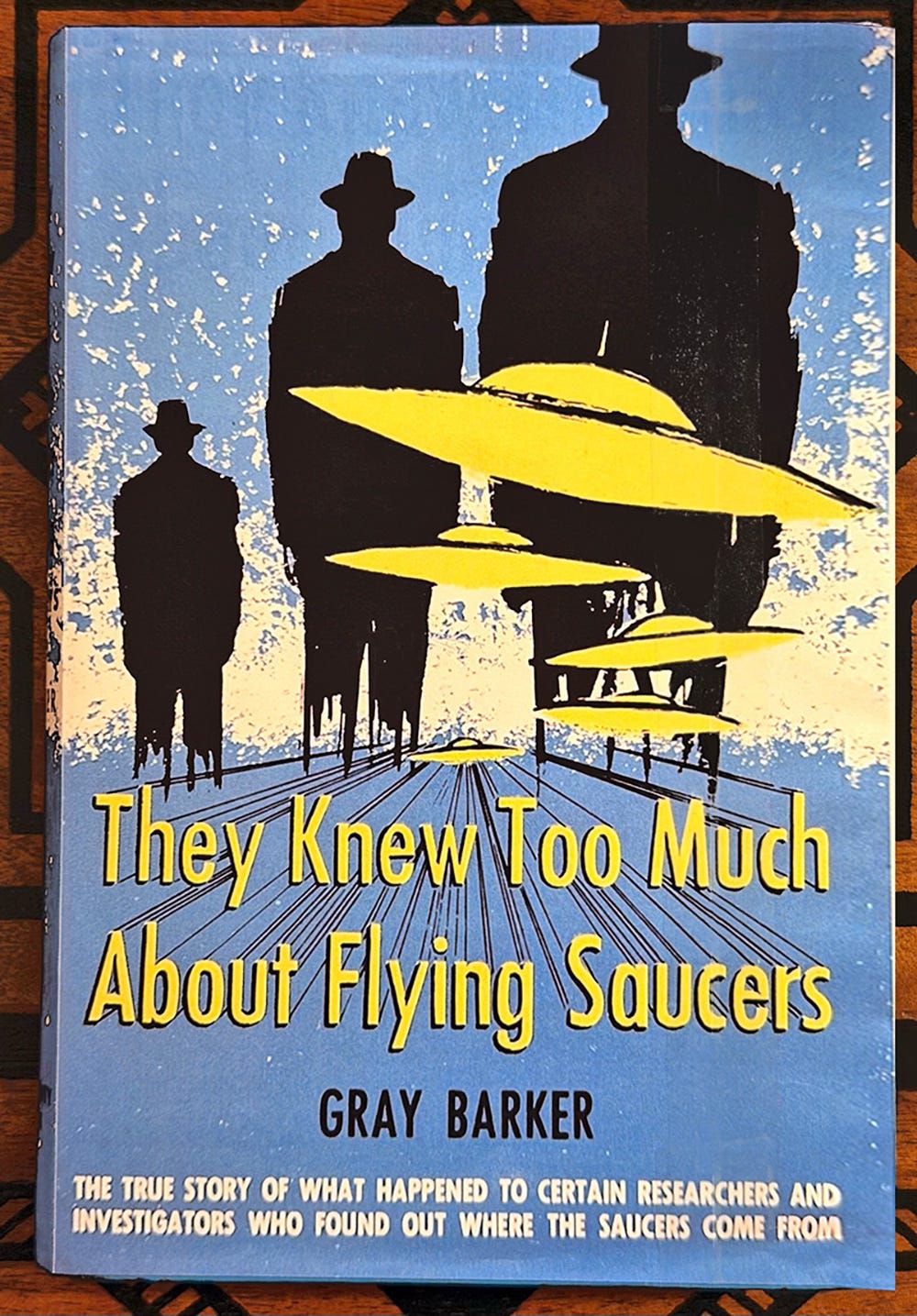 Flying Saucers - by Steve Cook - Secret Oranges