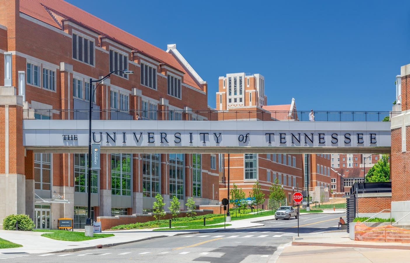 Univ. Of Tennessee To Guarantee Admission To Top 10% Of High Schoolers Univ. Of Tennessee To Guarantee Admission To Top 10% Of High Schoolers