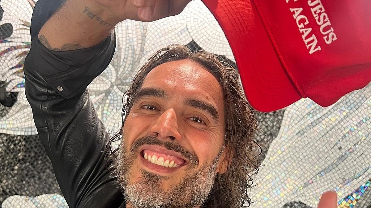 Nicole Scherzinger slammed for 'coming out as a Trump supporter' on Russell  Brand's election post | Daily Mail Online