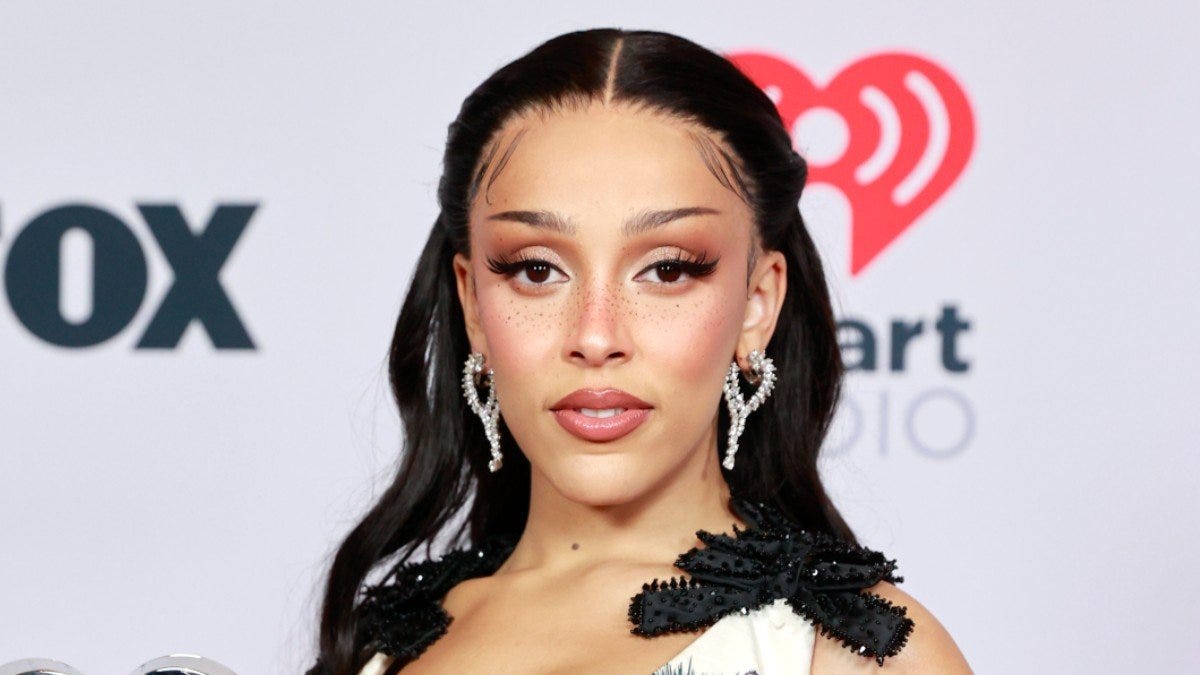Doja Cat Shows Off Her Snatched Figure In Steamy Bikini Post