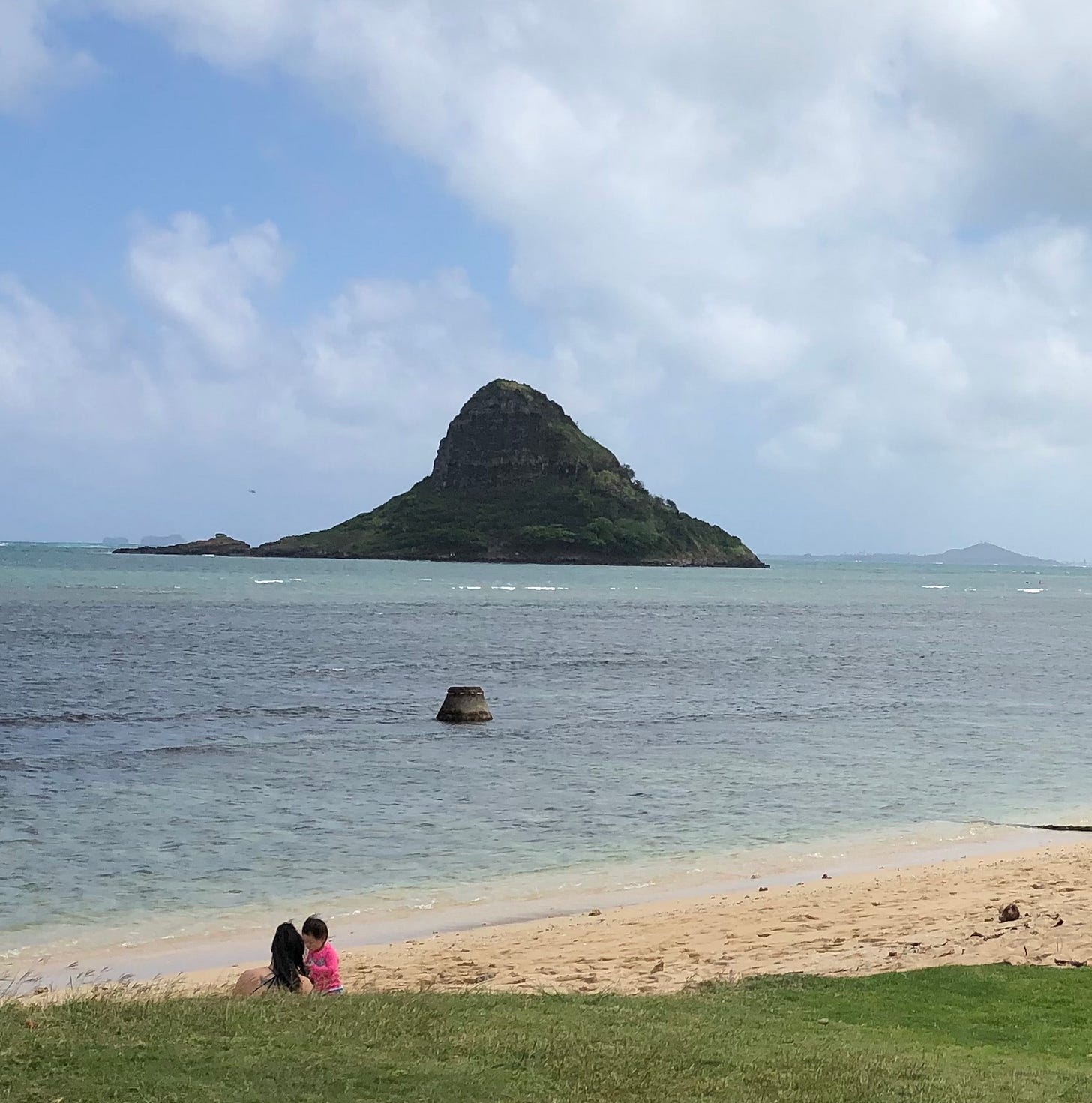 View of Mokoli'i island resembling a hat.