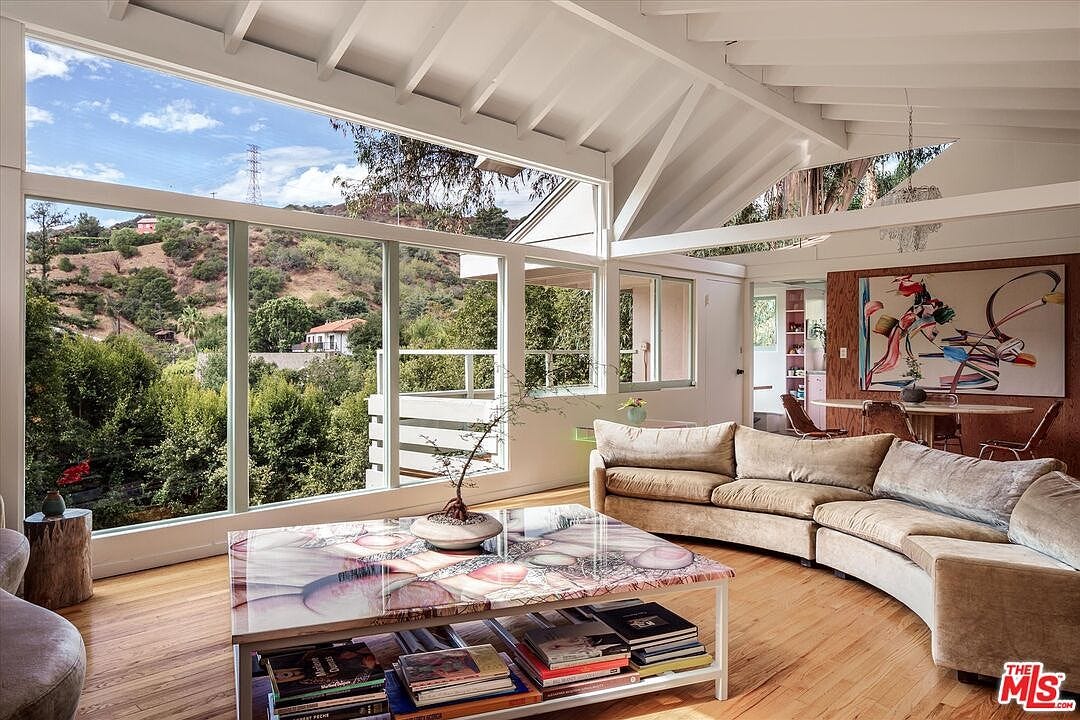 carousel photo #8 (MLS) carousel photo #8 (MLS)