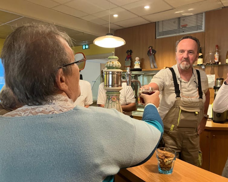 Apéro en Ehpad : à Kunheim, un bar redonne le sourire aux résidents