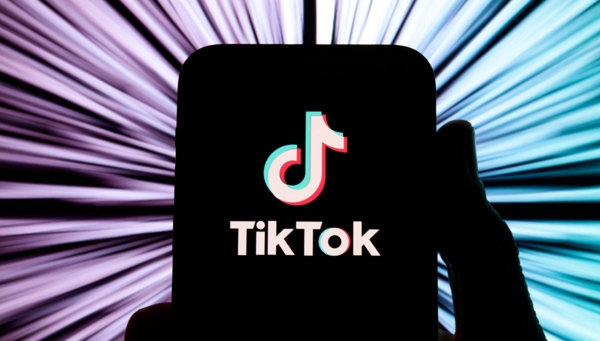 TikTok rolls out an AI shopping assistant and one-click checkout |  TechCrunch