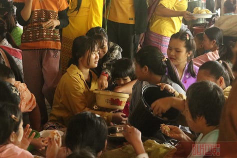 ဓါတ်ပုံ - Mawkun Magazine