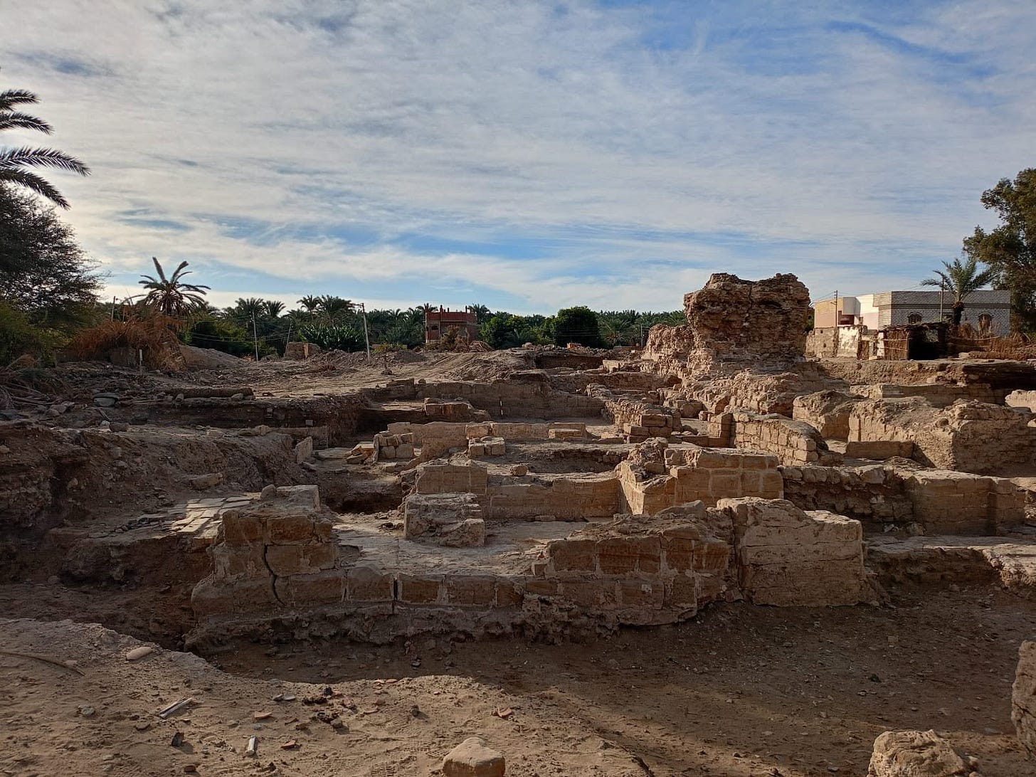 Bahariya Oasis was sacred 800 years before its temple Bahariya Oasis was sacred 800 years before its temple