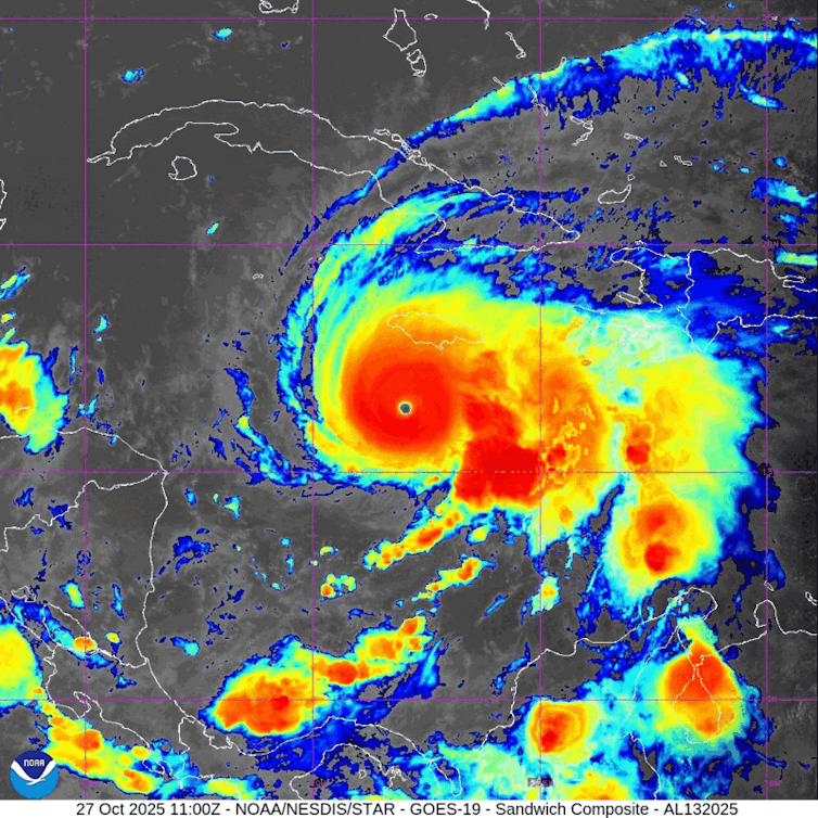An animation of the hurricane between central America and Jamaica.
