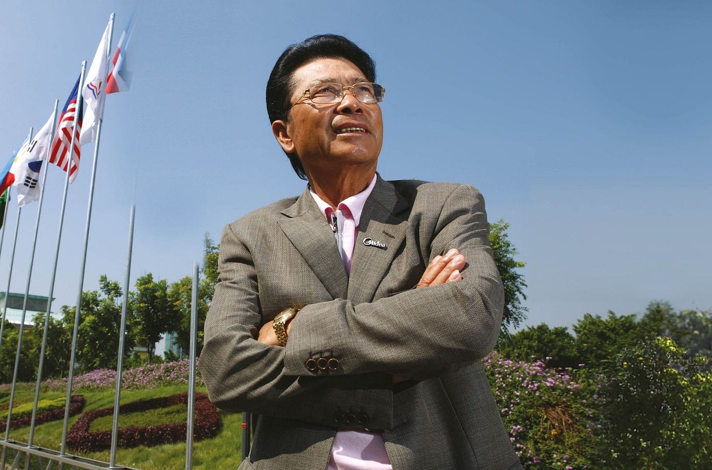 Midea's billionaire founder He Xiangjian rescued after kidnappers armed  with explosives broke into his luxury villa in Foshan, China | South China  Morning Post