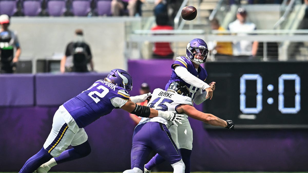 J.J. McCarthy’s latest start provides more reason for Vikings to make Carson Wentz their QB2