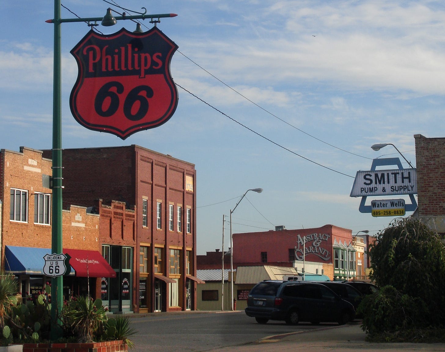 File:Chandler, Oklahoma USA - Historic Route 66 - panoramio.jpg - Wikimedia  Commons