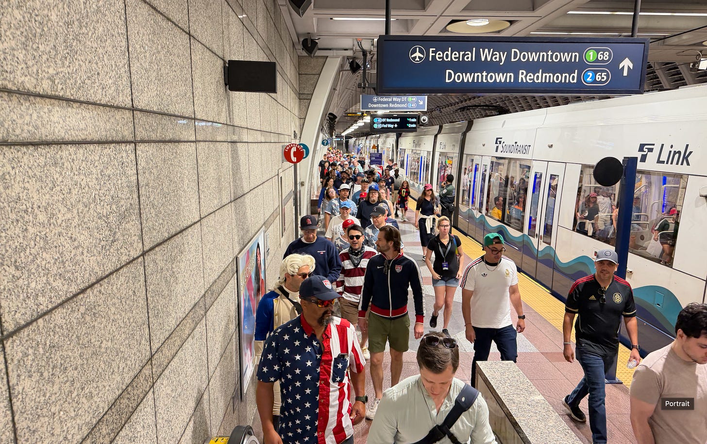 The crowd coming in from the train. The crowd coming in from the train.