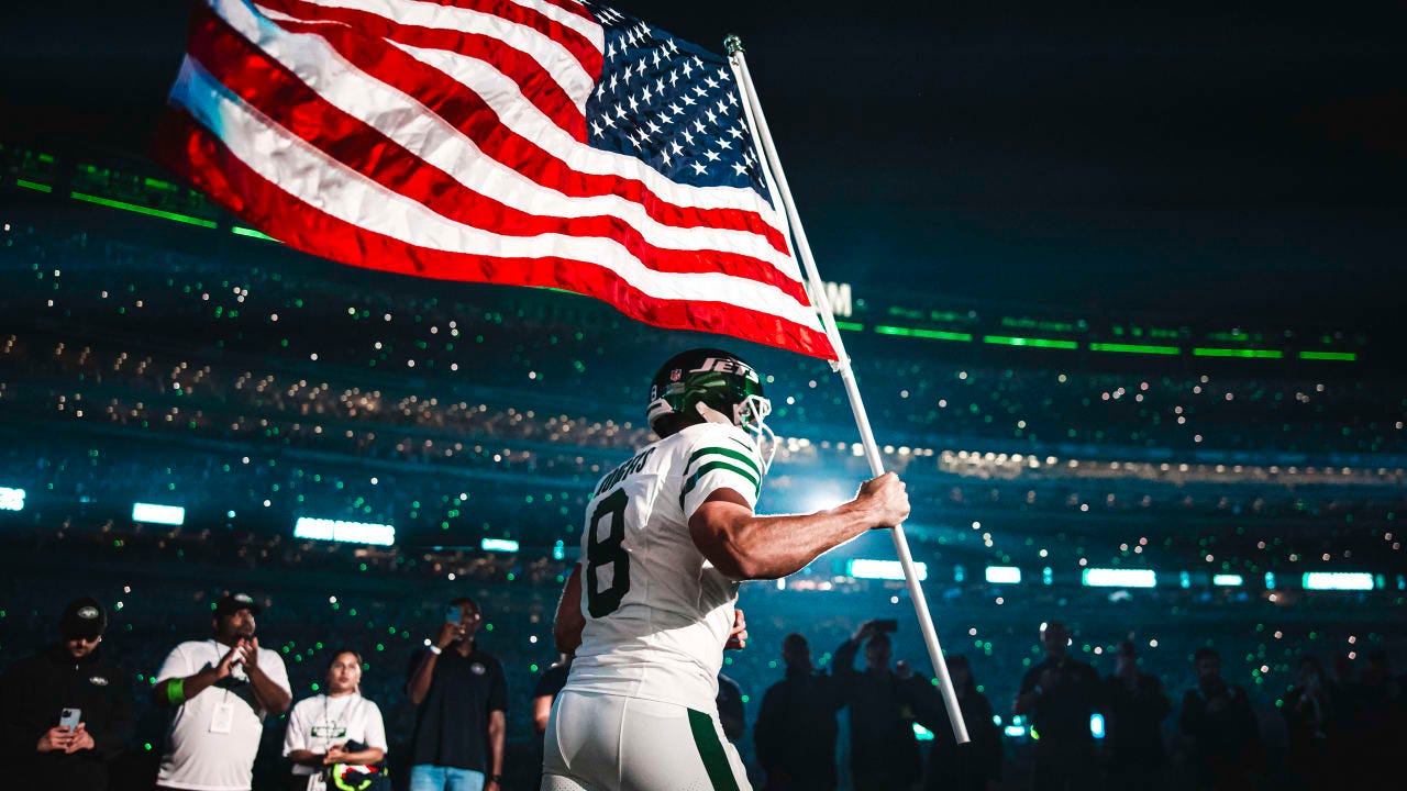 Aaron Rodgers, Jets Return to MetLife Stadium in September