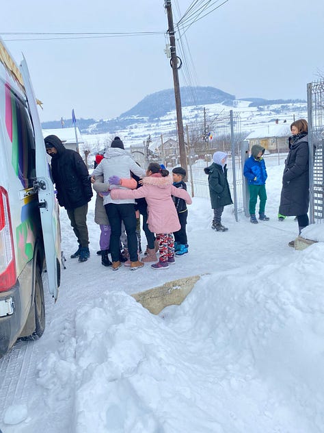 Biblioteca mobilă la Cornești