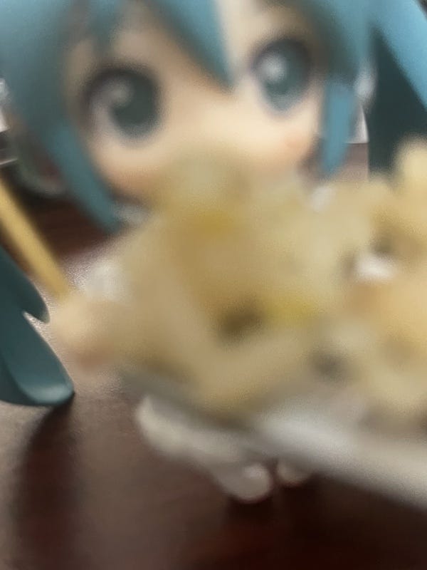 miku eiatng my rice she has a fuckng eating diorder like me 