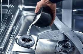 Filling your dishwasher with salt and rinse aid | Bosch UK