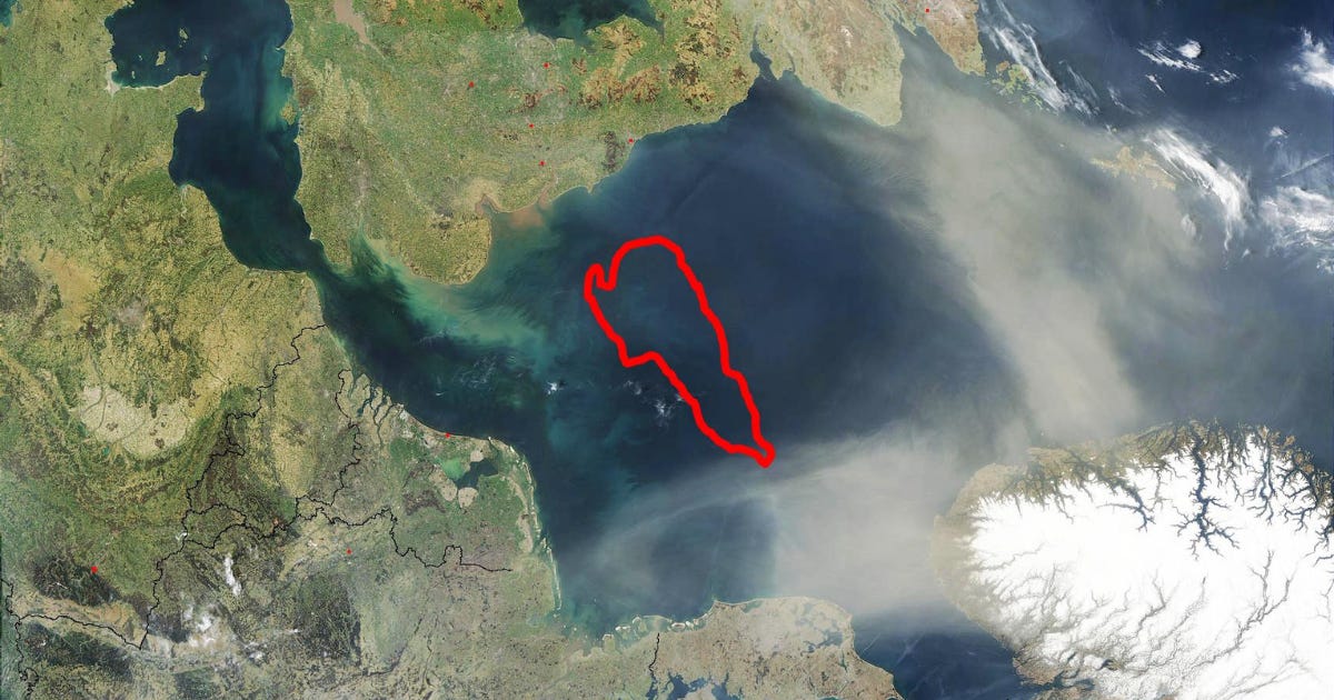 The red line marks Dogger Bank, which is most likely a moraine formed in the Pleistocene The red line marks Dogger Bank, which is most likely a moraine formed in the Pleistocene