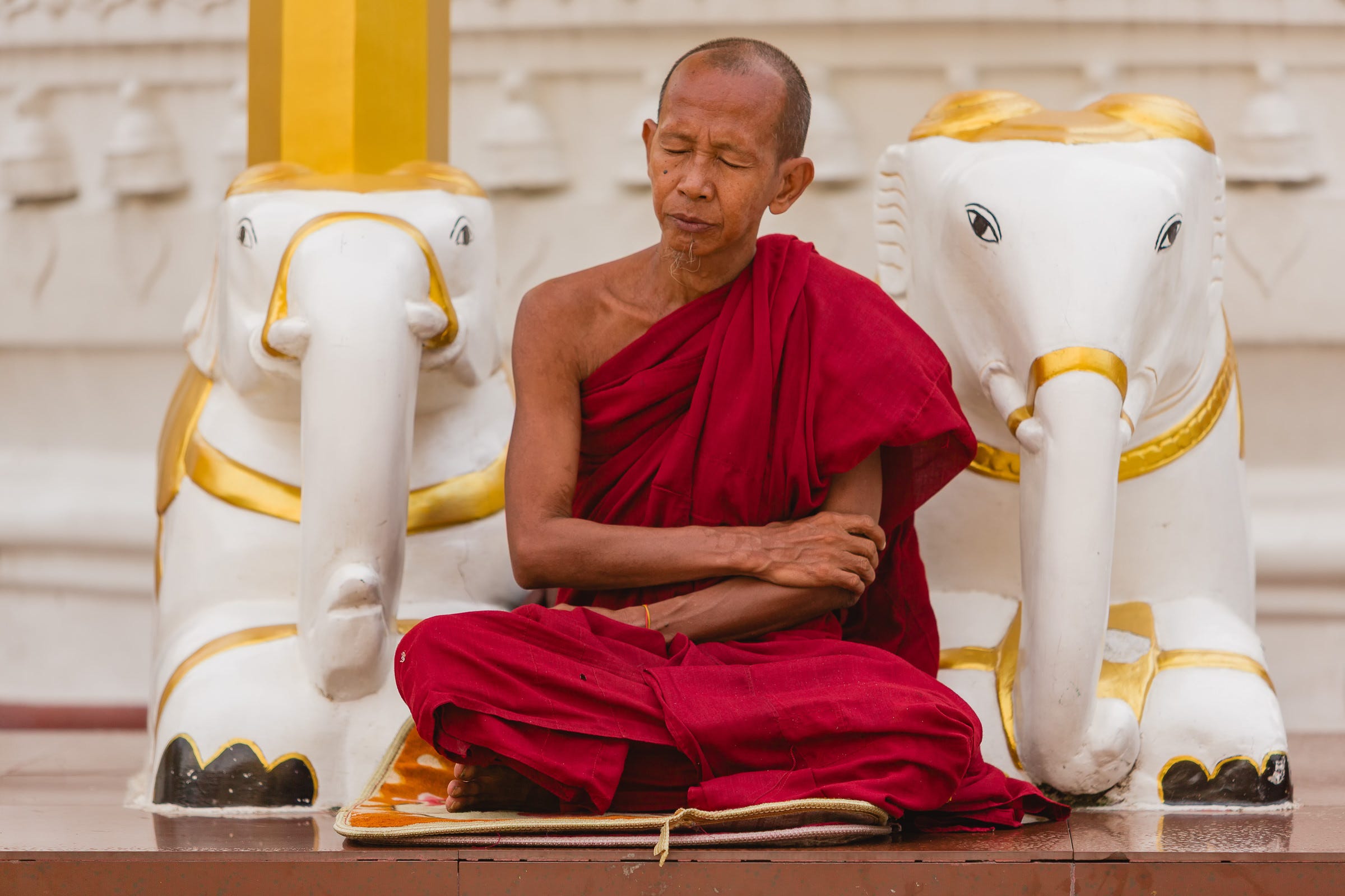 Meditation, Shwedagon, Yangon, Myanmar. 1/200, ƒ2.8, ISO 100, 175mm. © Gavin Gough.