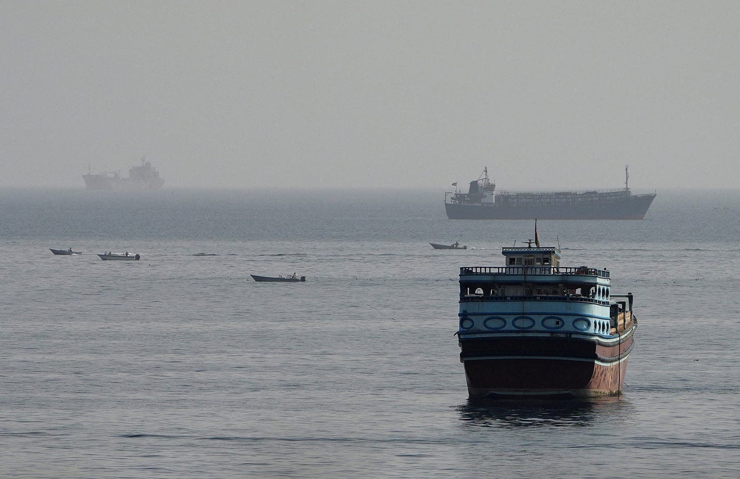 Iran's Revolutionary Guard says re-opening Strait of Hormuz does not depend  on talks with Oman | Reuters