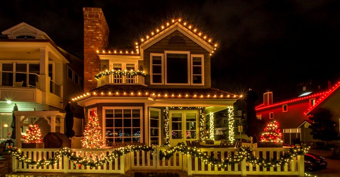 a house with christmas lights