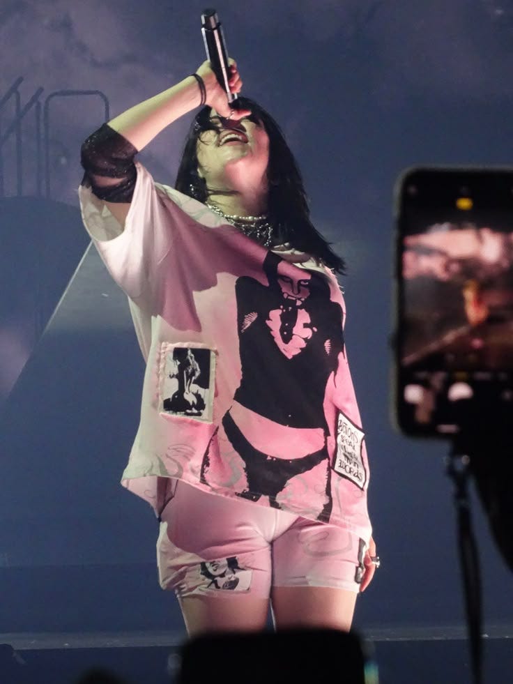 billie eilish source on Twitter: "Billie performing at the @accor_arena in  Paris, France tonight (📸: @Chaduqueries) #HTEParis… "