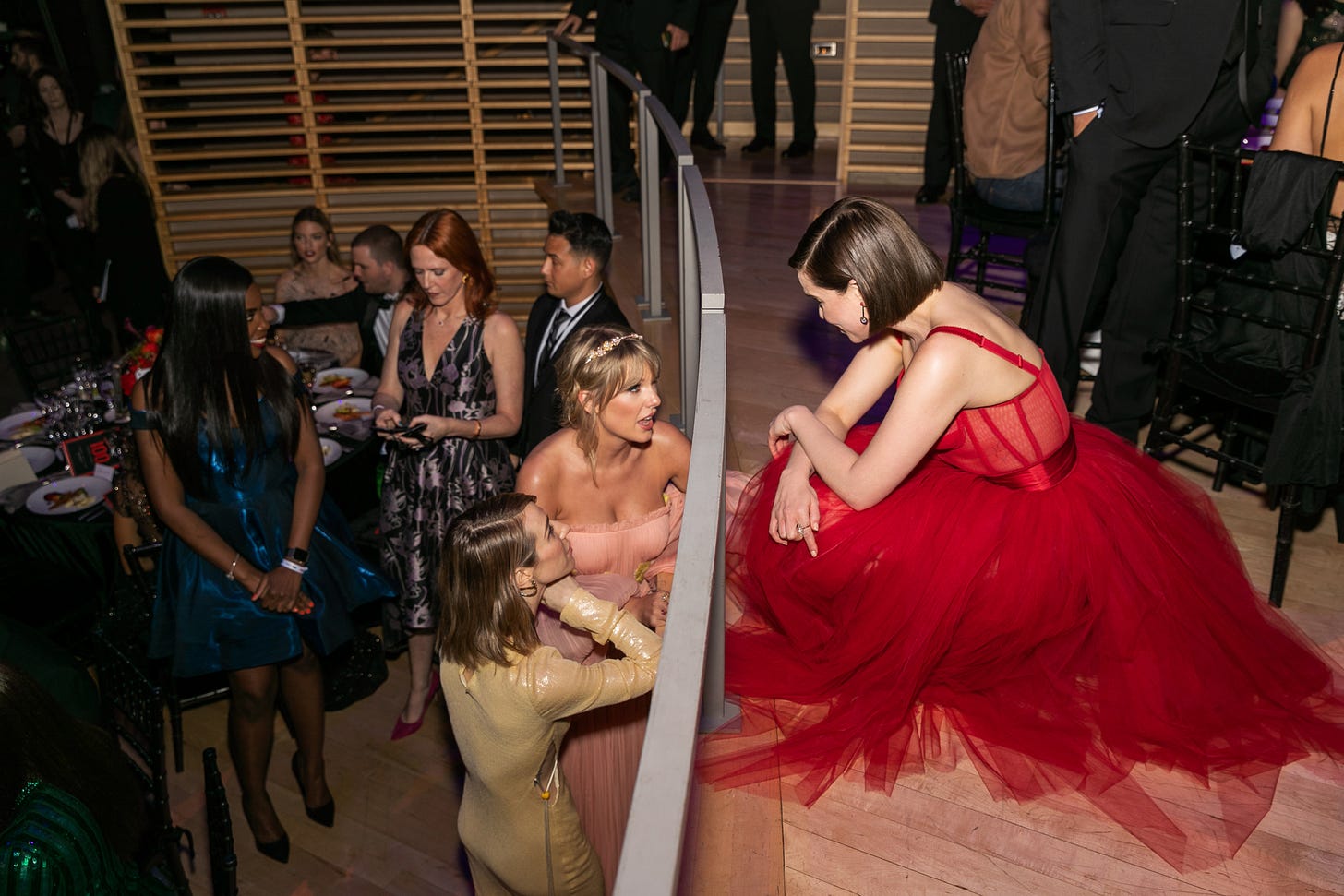 Taylor Swift and Emilia Clarke Become Meme at TIME 100 Gala | Time
