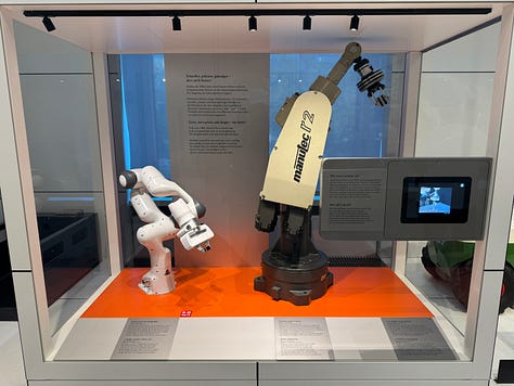 The Deutsches Museum presents the past, present and future of technology and the natural sciences. Experience knowledge in 20 permanent exhibitions from astronautics to classical optics, from chemistry to robotics and from the Kids' Kingdom to health.