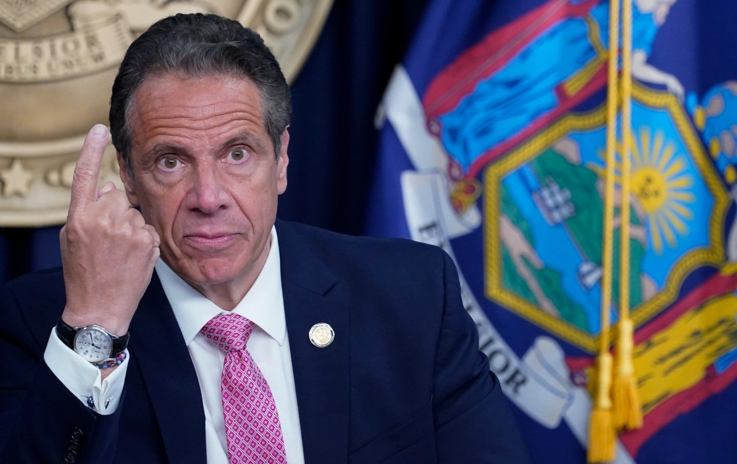 cuomo raising one finger
