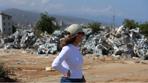 Entre abrazos y aplausos: María Corina visitó La Guaira, la zona más golpeada por el doble terremoto Entre abrazos y aplausos: María Corina visitó La Guaira, la zona más golpeada por el doble terremoto