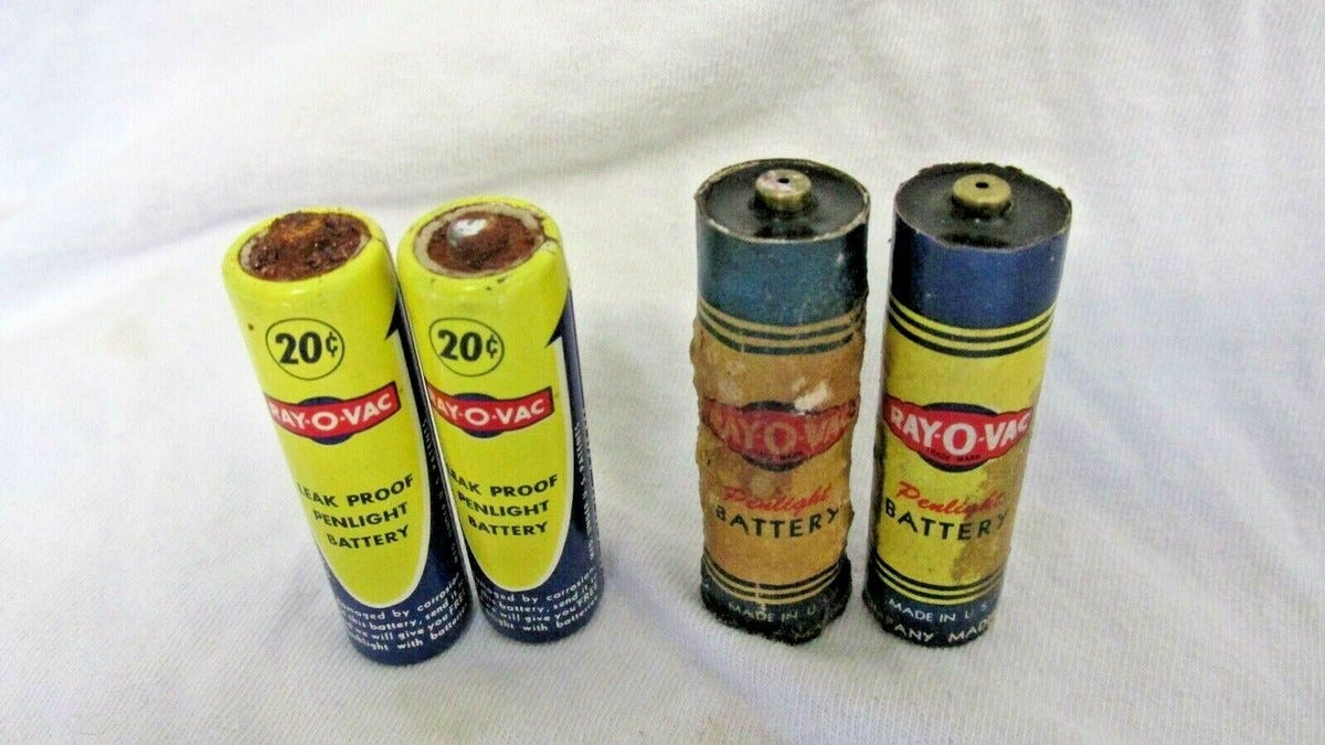 VINTAGE RAYOVAC PENLIGHT AA BATTERIES
