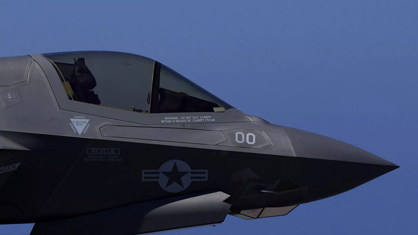 F-35 aircraft fly over the U.K.'s aircraft carrier HMS Queen Elizabeth in the Mediterranean Sea on Sunday, June 20, 2021.  - Sputnik International, 1920, 10.01.2025