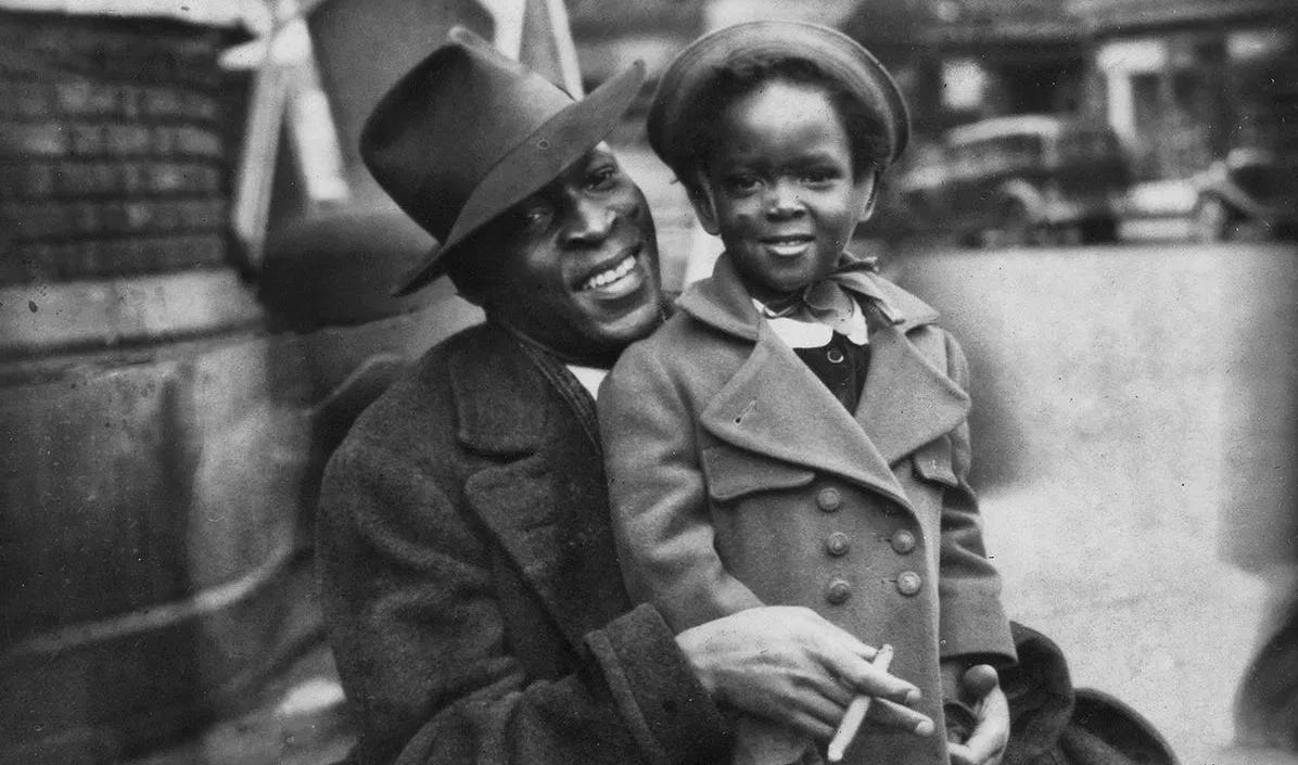 曼宁·约翰逊（Manning Johnson）1930 年代和女儿的合影