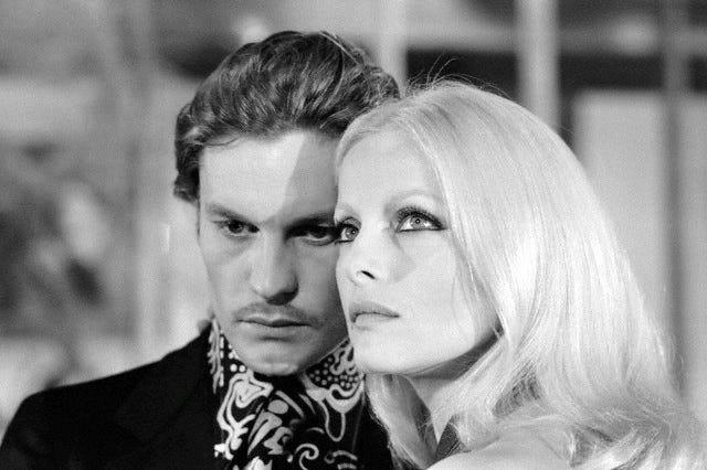 Foto di Virna Lisi e Helmut Berger ne “Il bel Mostro” (1971)
