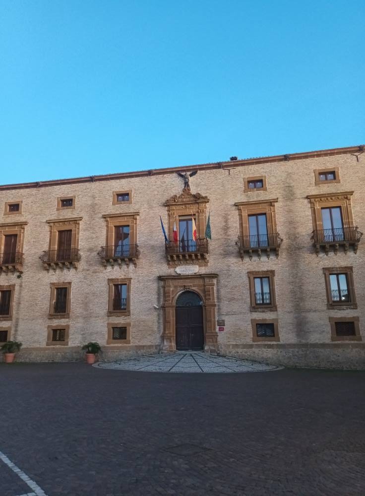 No photo description available.