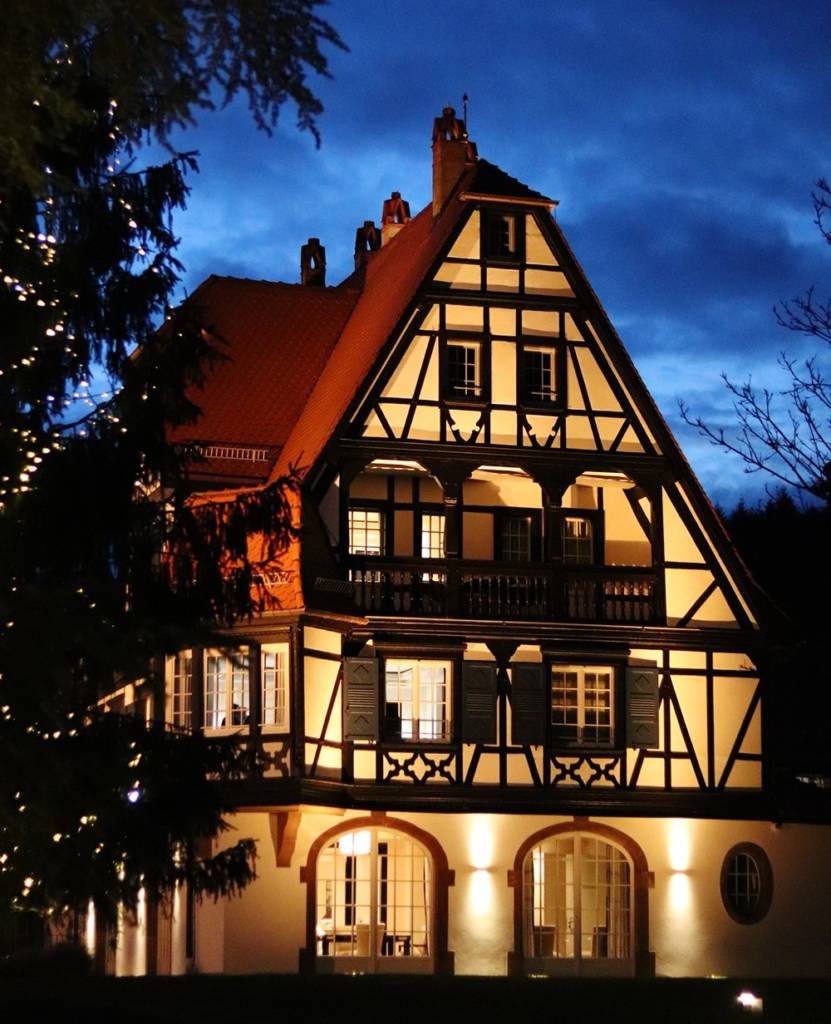 Déjeuner à la Villa René Lalique (2020) - Michaël Vessière Déjeuner à la Villa René Lalique (2020) - Michaël Vessière