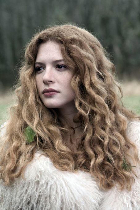 Rachelle Lefevre | Victoria twilight, Rachelle lefevre, Twilight book