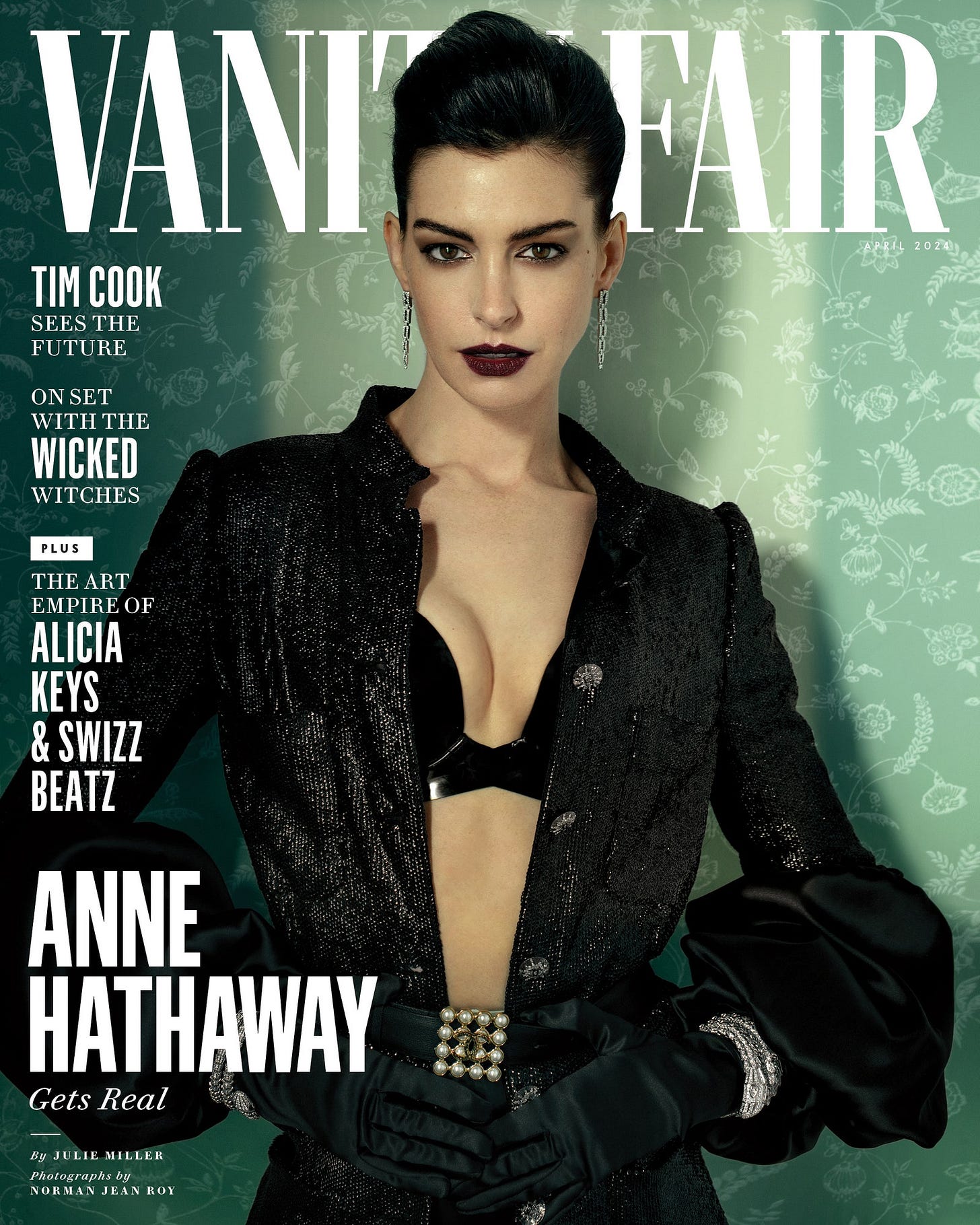 Anne Hathaway wearing Chanel Anne Hathaway wearing Chanel